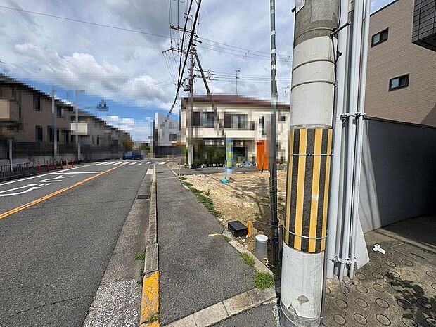 ゆとりの玄関ですよ！靴の脱ぎ履きがしやすいですね！シューズボックスもあるので、玄関周りもスッキリ片付きます♪