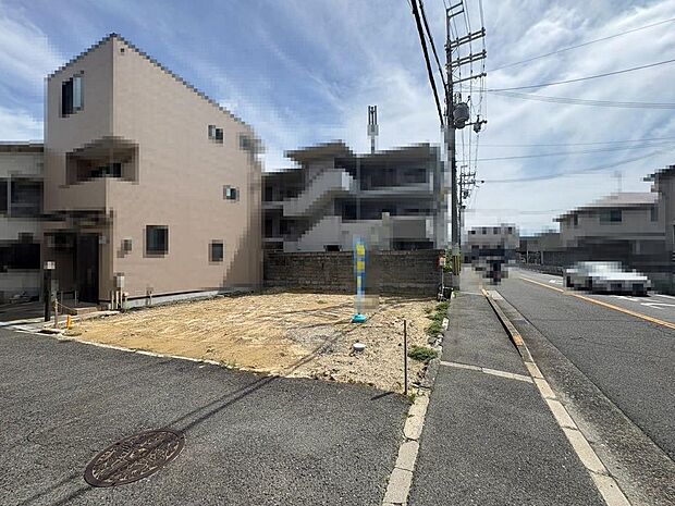 ＴＶモニター付きインターホンですので、突然の来客時にも外の様子が確認できて安心です♪