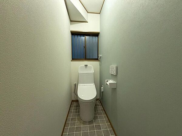 トイレ交換済！綺麗なトイレで清潔感があり気持ちがいいですね♪