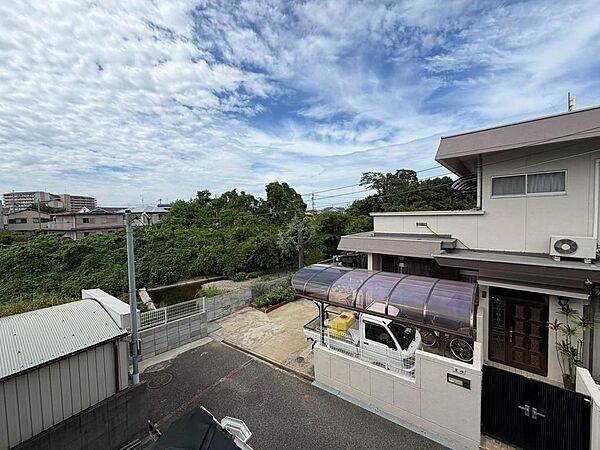 現地見学当日から承っております♪現地周辺の環境や、駅までの道のりなど周辺環境も合わせてご確認いただき、ぜひご検討ください！