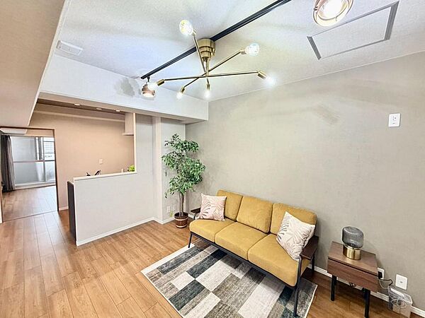 大阪メトロ四つ橋線「住之江公園」駅まで徒歩９分・南海本線「住ノ江」駅まで徒歩約１４分♪毎日の通勤や通学に便利ですね！