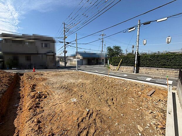 周辺にはスーパーや薬局など、商業施設がそろっていますよ☆とても住みやすい環境です♪