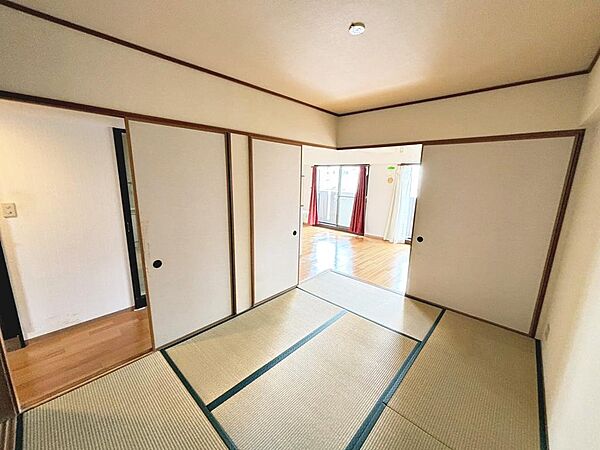 ☆和室ございます☆一息つく時の癒しの空間や客間にも使えますね♪