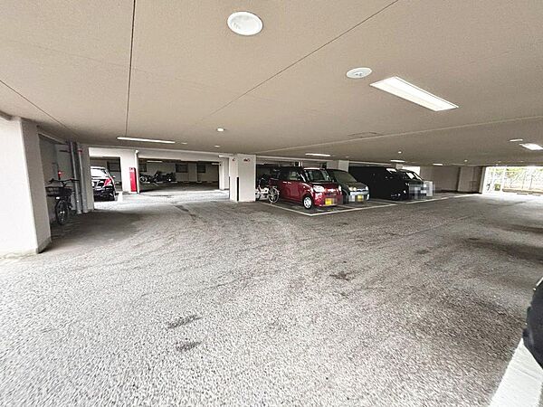 親切・丁寧を心がけ、お客様目線で物件探しのお手伝いをさせて頂きます♪お気軽にお問い合わせください！お客様にとって最良のマイホームが見つかりますよう、イエストアが全力でお手伝いさせていただきます！