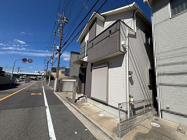 【クローゼット】お部屋を広く利用するために必須なクローゼットが全室付いています♪もちろんお荷物を収納されても良しの勝手の良いクローゼットは嬉しいですね♪