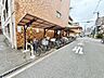駐車場：駐輪場に屋根があるので、雨の日に自転車が濡れにくく嬉しいですね！