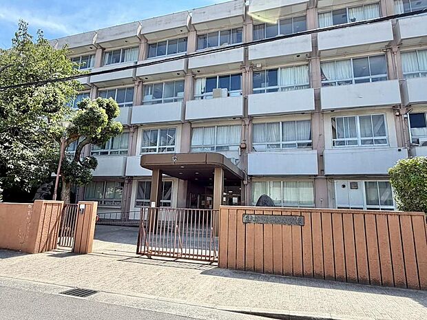 誠風中学校まで徒歩17分