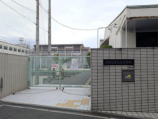 住吉中学校まで徒歩１３分