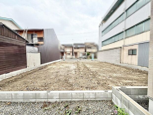 【東面バルコニーです】日当たり良好で洗濯物がよく乾きますね！