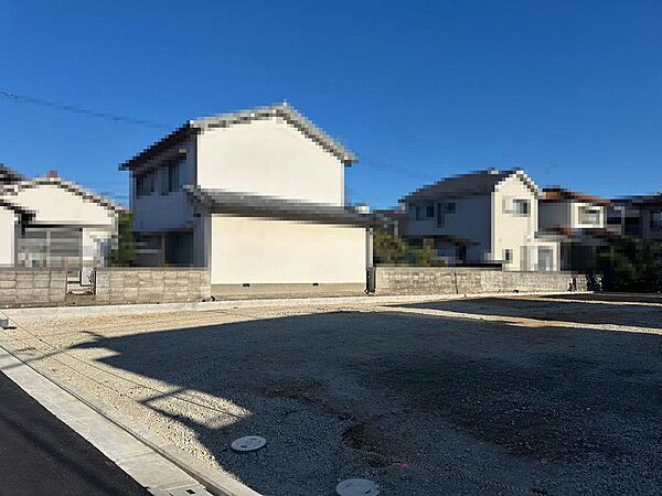 【個性あふれる住まいを実現できる「建築条件無の売土地」です】