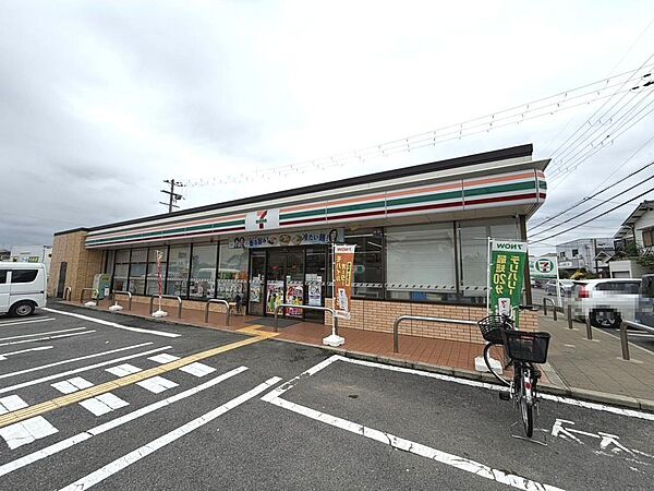 セブンイレブン堺辻之店まで徒歩１２分