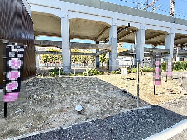 【個性あふれる住まいを実現できる「建築条件無の売土地」です】