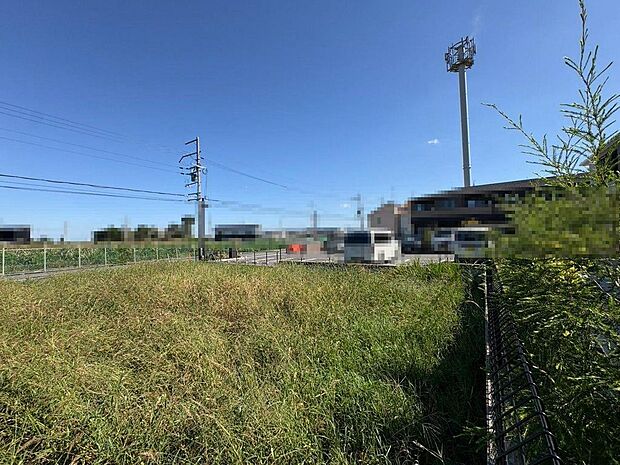 玄関にシューズボックスありますよ！玄関周りもスッキリ片付きますね♪