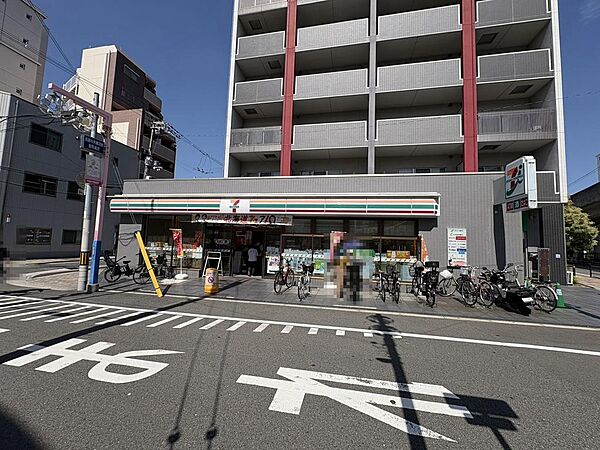 セブンイレブンJR長居駅前店まで徒歩４分