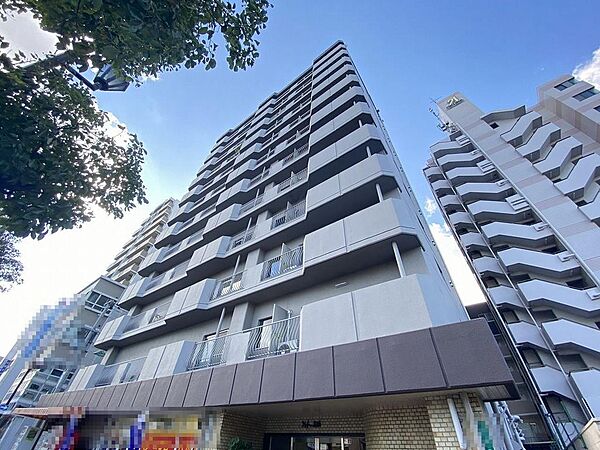 クロス張り替え！綺麗な壁紙で部屋が明るく見えて気持ちも明るくなりますね！
