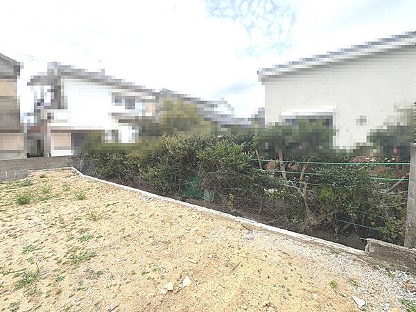 【前面道路】道路幅約７．８ｍ！運転が苦手な方も安心ですね♪