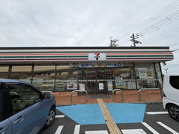 セブンイレブン堺黒山店まで徒歩８分