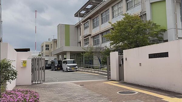 堺市立美原北小学校まで徒歩９分