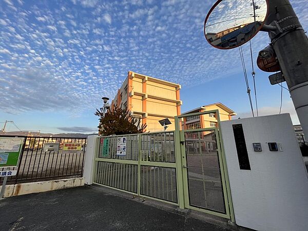山本小学校