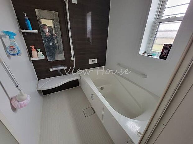 浴室暖房乾燥機能つきのバスルームはお手入れのしやすいシンプルで飽きの来ないデザインです♪