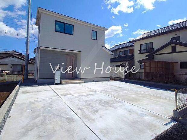 広めの間口で車の出し入れもスムーズに出来そうです♪