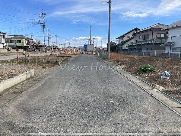 北道路　幅約５ｍ　公道