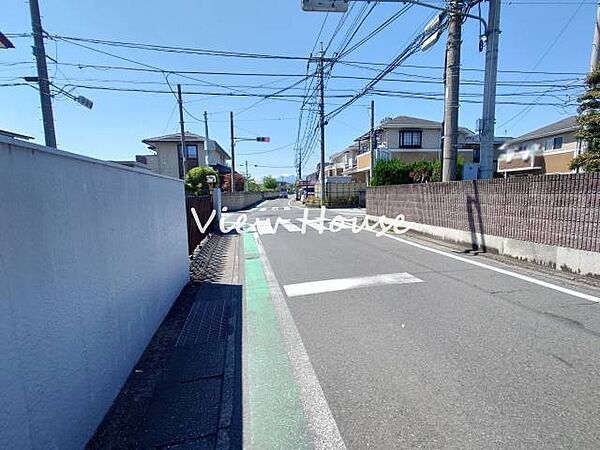 【接道】北側　幅約7.0ｍ　公道