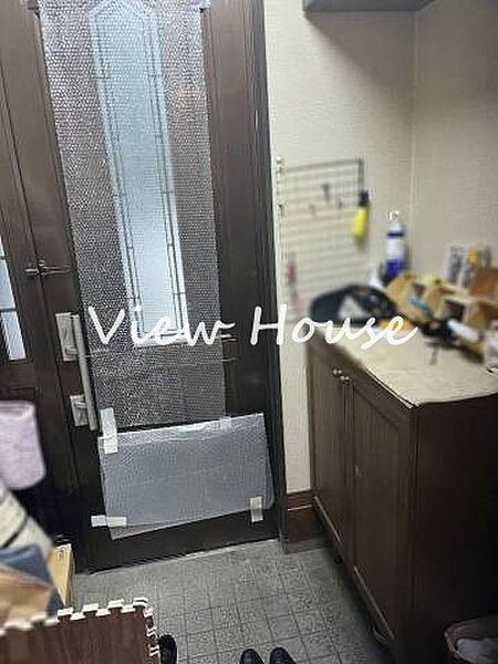 シューズボックス付きの玄関