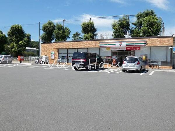 セブンイレブン高崎八千代店 875m