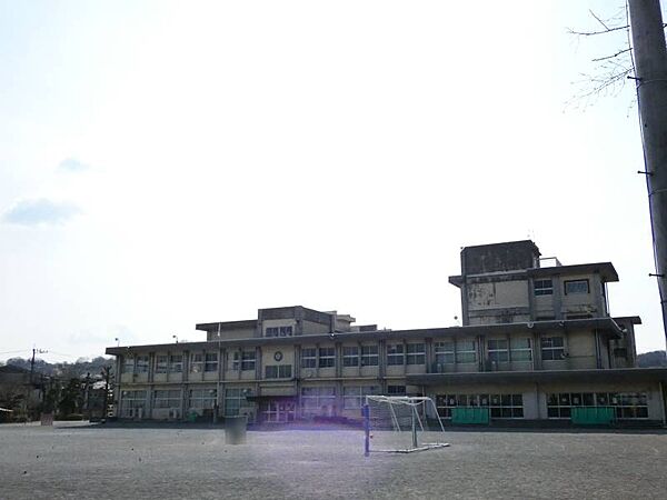 高崎市立片岡小学校 1121m