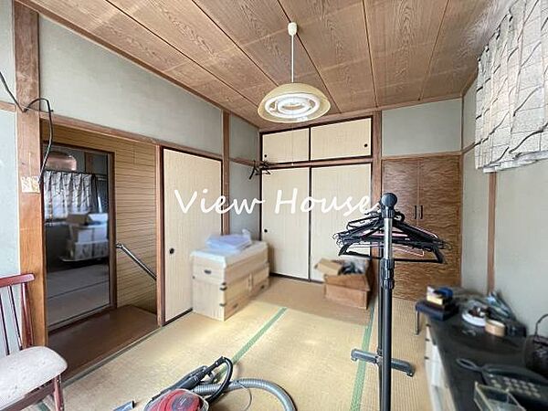 しっとりと落ち着いた雰囲気の和室です♪