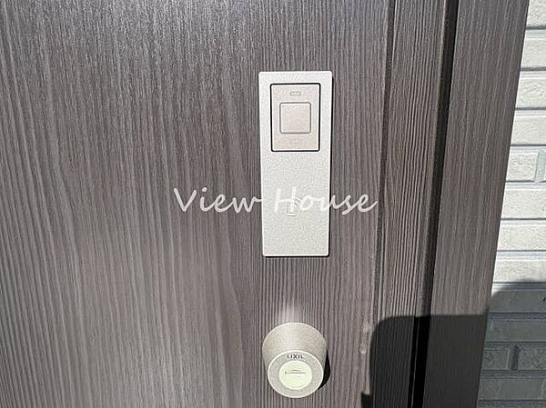 防犯性に優れた電子錠を採用しています。