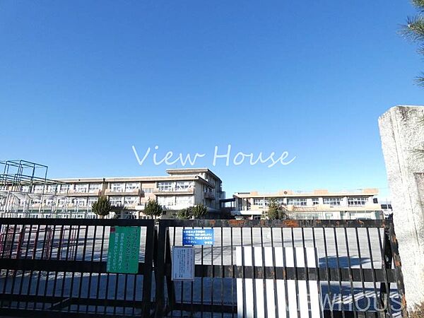 高崎市立六郷小学校 873m