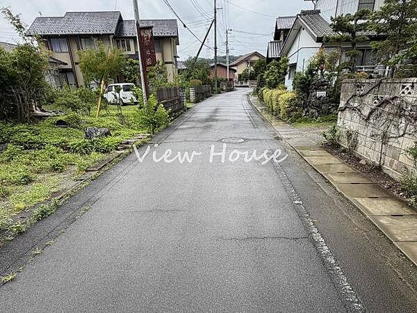 【接道】東側　約4m　公道