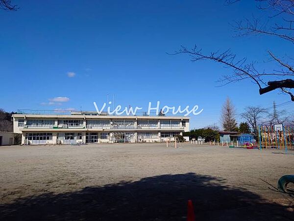高崎市立多胡小学校 854m