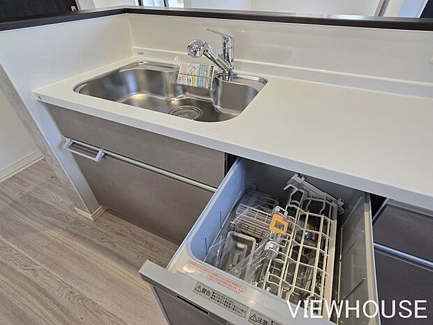 ■食事の後片付けはお任せの食洗機も標準装備♪