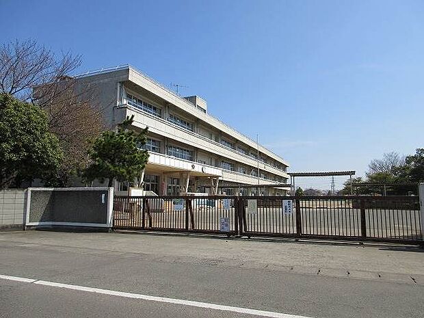 太田市立旭小学校 1542m