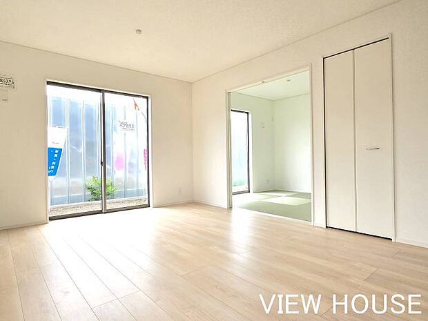 ■2面採光で明るく風通し良いリビングです♪