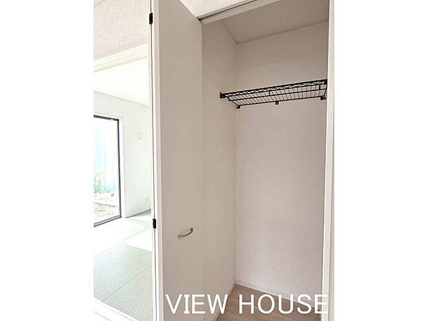 ■リビングには日用品など収納可能なクローゼット♪お部屋スッキリ暮らせます♪