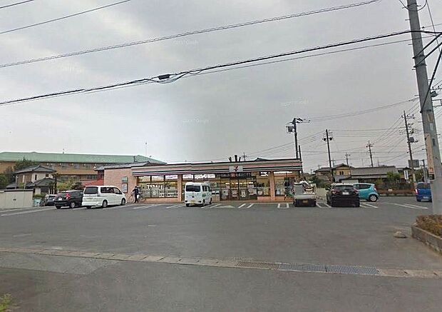 セブンイレブン桐生境野店 290m