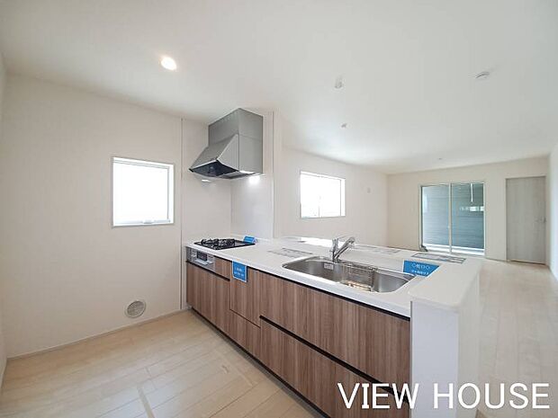 ■スライド収納が付いた使い勝手の良いシステムキッチン♪