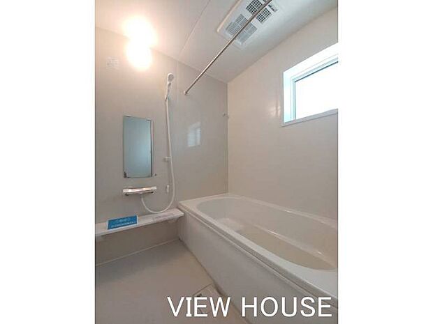 ■浴室|浴室乾燥暖房機能付きなので、寒い季節はヒートショック予防に、雨天時は洗濯物を乾かすこともできます♪