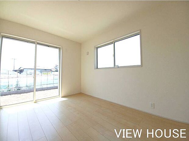 ■6帖洋室|南向きで陽当たり良好♪2面採光で明るく風通しも◎