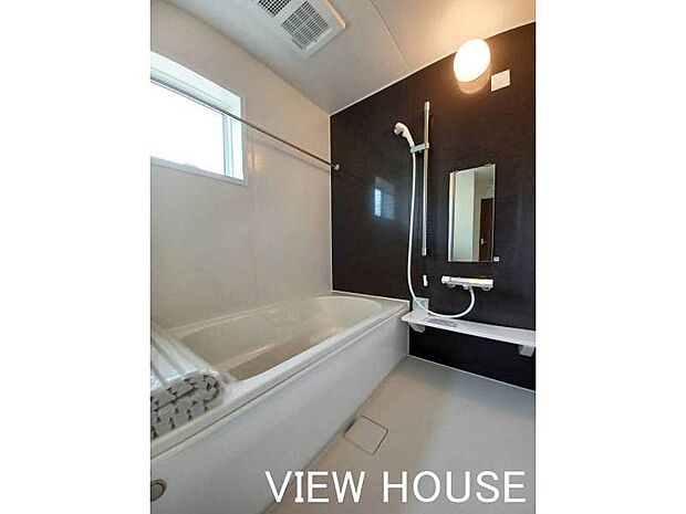 ■浴室乾燥暖房機能付きなので、寒い季節はヒートショック予防に、雨天時は洗濯物を乾かすこともできます♪