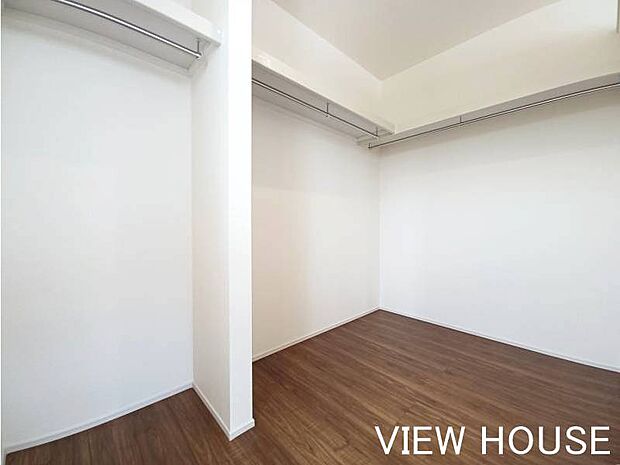 ■2階8.5帖洋室|ウォークインクローゼットが付いています♪季節物やスーツケースなど収納しても◎