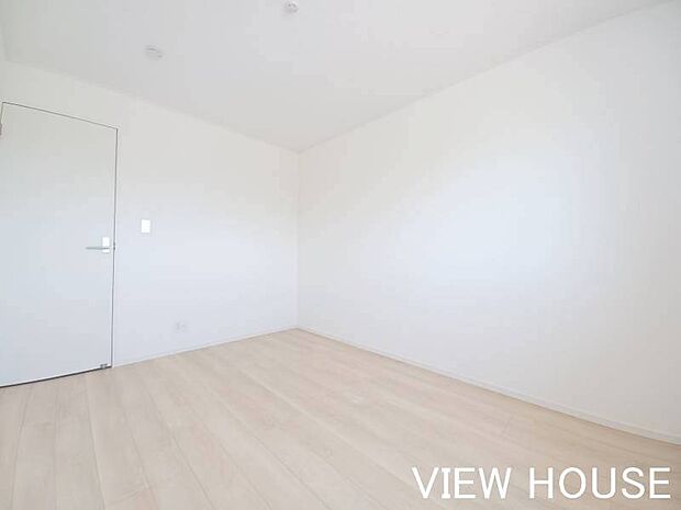 ■2階6帖洋室|白基調なので明るい居室です♪