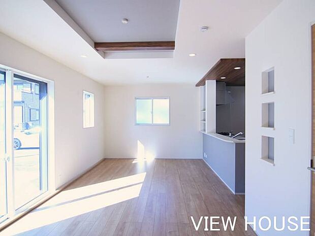 ■折上天井で開放感のある居室です♪