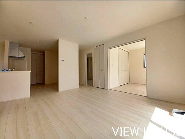 ■LDK続きには6帖洋室♪お子様が小さいうちは子供部屋にしても♪