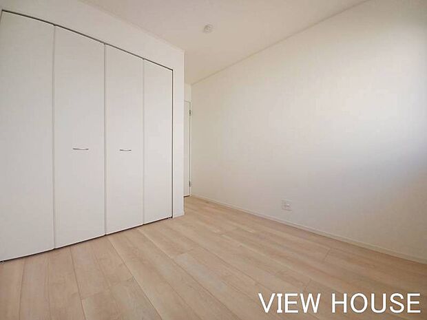 ■5帖洋室｜クローゼット付なのでお部屋スッキリ暮らせます♪