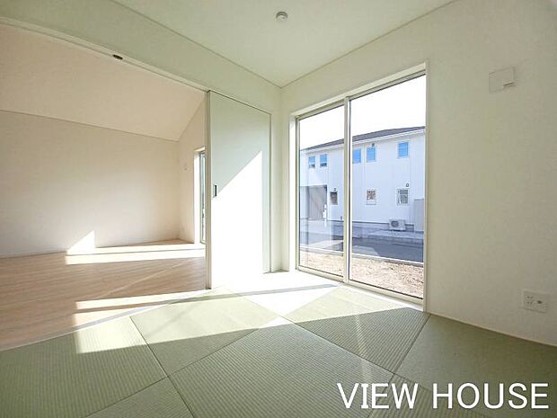 ■4.5帖和室｜リビング続きなので広々感じられます♪